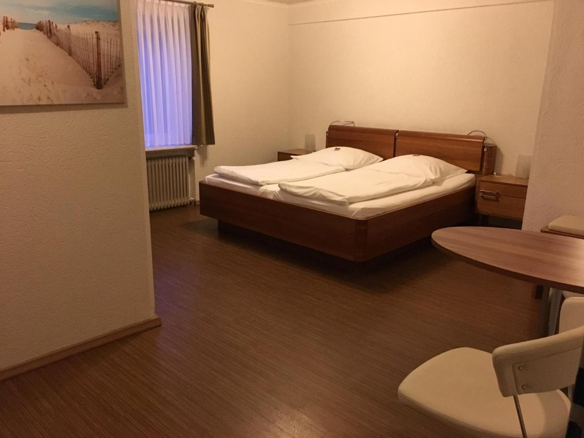 Heeren'S Hotel Garni Бензерзиль Экстерьер фото
