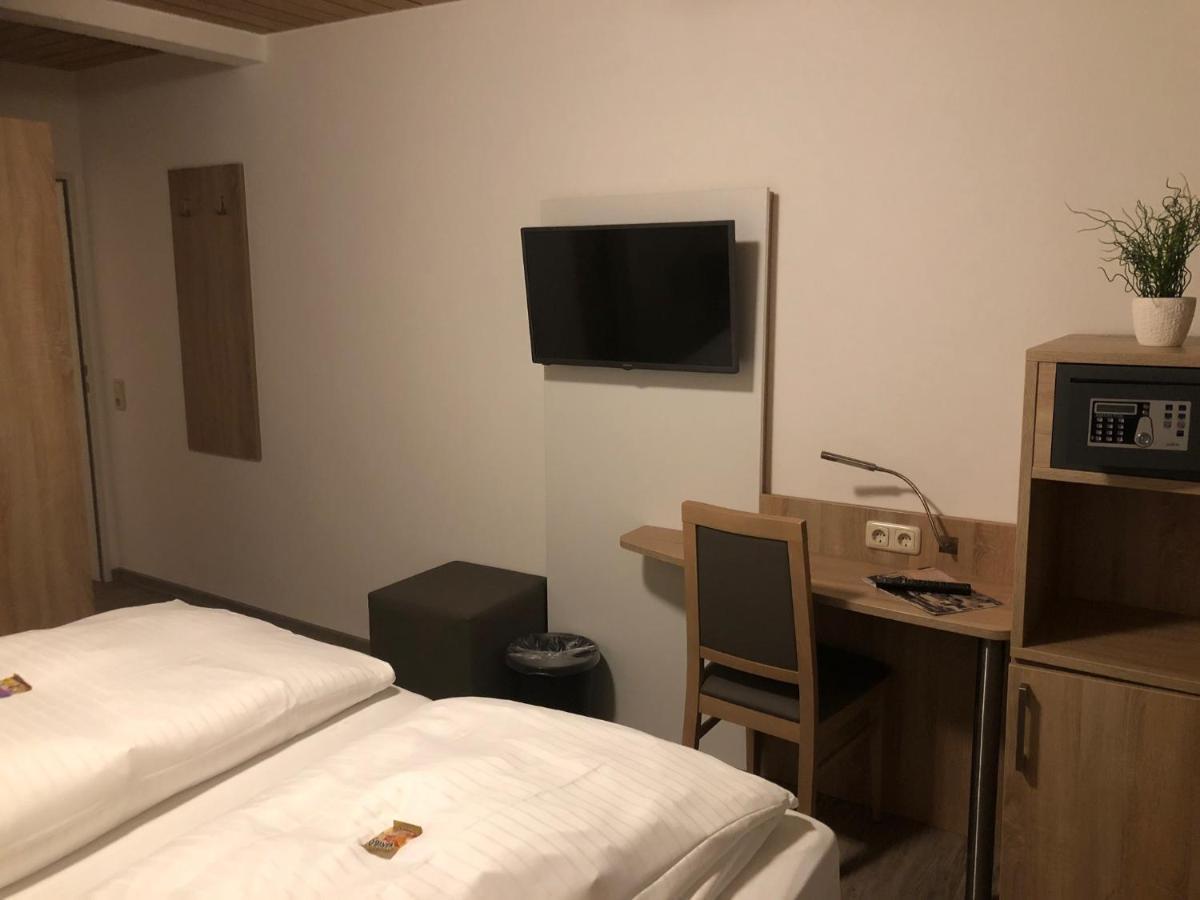 Heeren'S Hotel Garni Бензерзиль Экстерьер фото